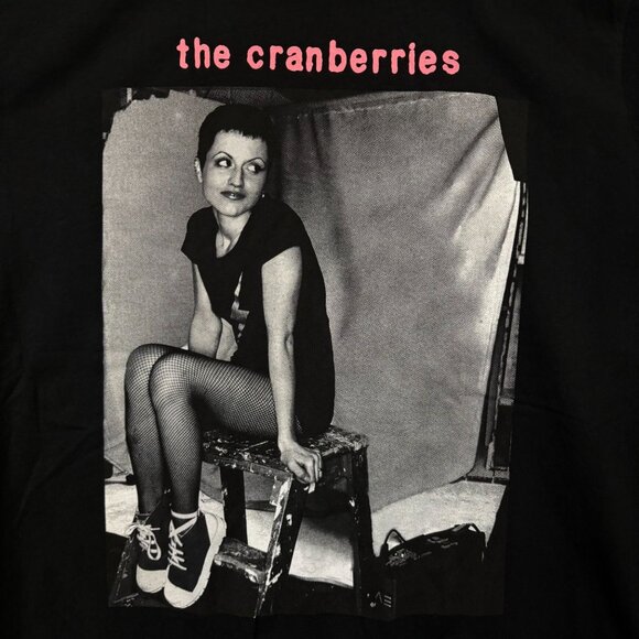 The Cranberries Remembering Dolores Rock Band T-Shirt Size Large - Picture 2 of 5